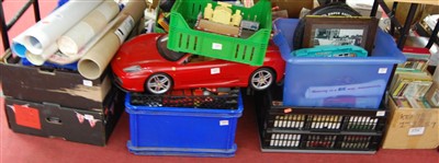 Lot 611 - A large collection of miscellaneous items to...
