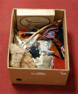 Lot 627 - A box of miscellaneous items to include...