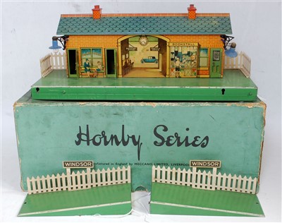 Lot 293 - 1933-4 Hornby No. 2E station 'Windsor' red...