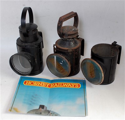 Lot 35 - An LMS austerity 3 aspect hand lamp with...