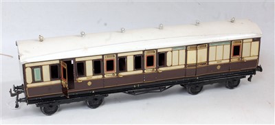 Lot 285 - Bing Gauge 1 brown and cream Br/3rd corridor...
