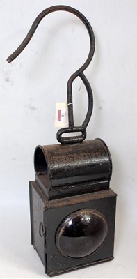 Lot 81 - A Great Eastern Railway 'splitter' lamp from...