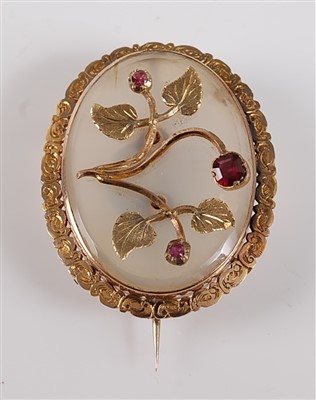 Lot 1189 - A late Victorian yellow metal and oval...