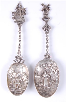 Lot 1153 - An early 20th century Dutch silver spoon, the...