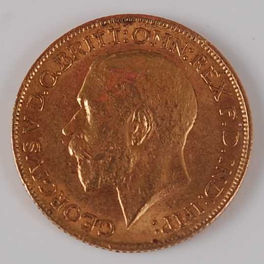 Lot 2075 - Great Britain, 1911 gold full sovereign,...