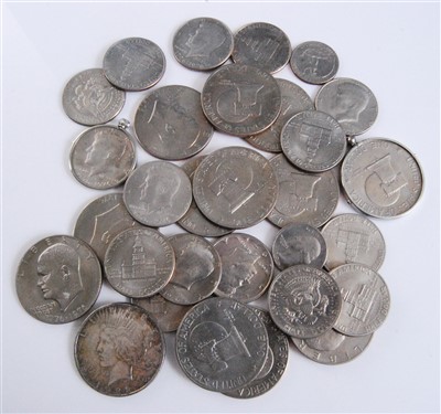 Lot 2208 - U.S.A., a 1922 silver Peace dollar