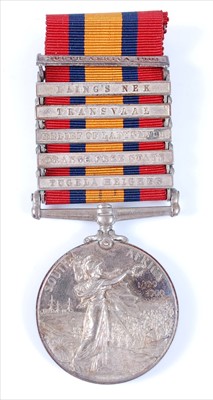 Lot 1 - A Queen's South Africa medal, (1899-1902)