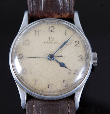 Lot 319 - A gentleman's Omega military wristwatch