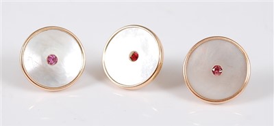 Lot 2757 - A set of three early 20th century 15ct gold,...
