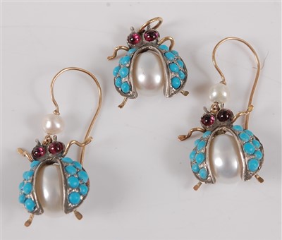 Lot 2750 - A suite of beetle jewellery, the beetles each...