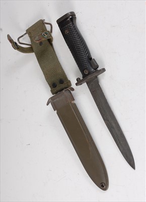 Lot 274 - A U.S. M5 A1 bayonet