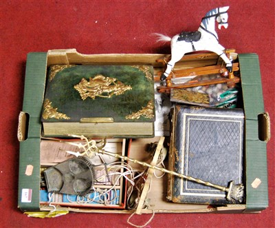 Lot 167 - A collection of various items to include a...