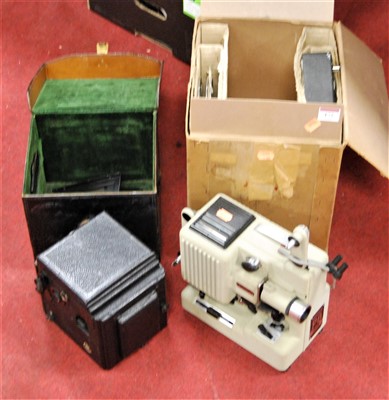 Lot 172 - An early 20th century ICA camera housed in a...