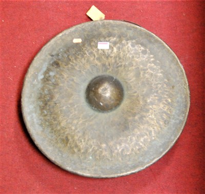 Lot 70 - An early 20th century brass dinner gong, dia....