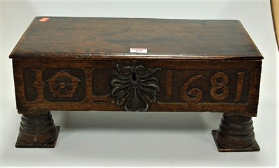 Lot 115 - A made-up oak box, of rectangular form, having...