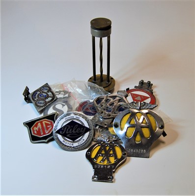 Lot 352 - A collection of assorted chromed and enamelled...