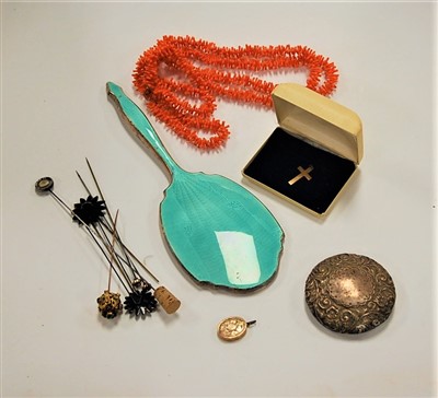 Lot 376 - A collection of miscellaneous items, to...