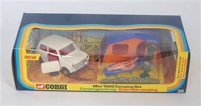 Lot 1654 - A Corgi Toys gift set No. 38 Mini 1000