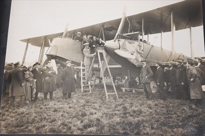 Lot 146 - An early 20th century photograph album