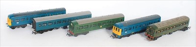 Lot 659 - A Triang BR green 2 car DMU class 101 (F-G)...
