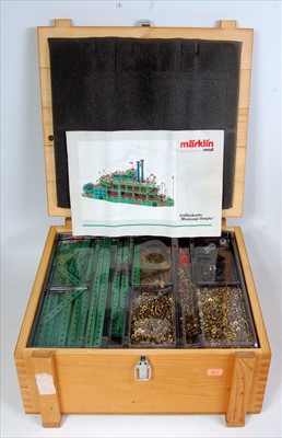 Lot 547 - A Marklin No.1082 boxed construction kit for a...