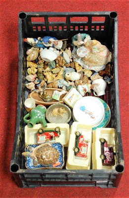 Lot 78 - A box of miscellaneous items, to include...