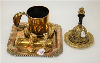 Lot 141 - A collection of miscellaneous metal ware to...