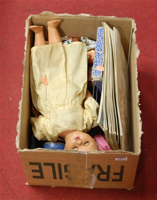 Lot 183 - A box of miscellaneous items to include a...