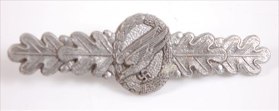 Lot 351 - A German Luftwaffe Close Combat clasp.