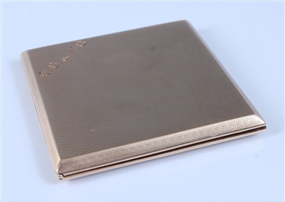 Lot 2250 - A George V engine turned 9ct gold pocket...