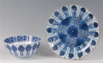 Lot 2334 - An early 19th century Chinese blue and white...