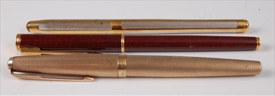 Lot 2289 - A Parker 61 9ct engine turned gold fountain...