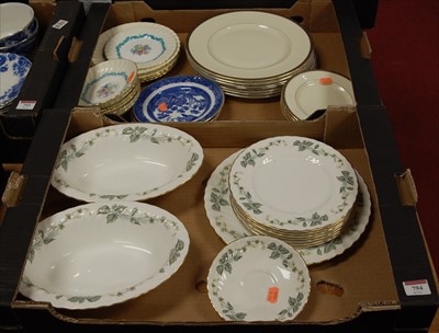 Lot 67 - A collection of various ceramics to include a...