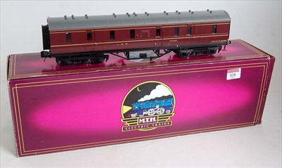 Lot 528 - MTH Trains LMS Maroon full brake coach (G-BG)