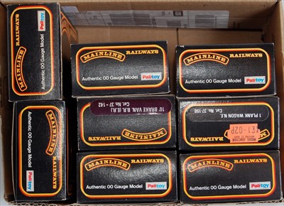 Lot 717 - 8 boxed Mainline wagons (G-BG)