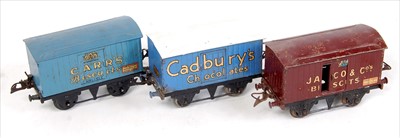 Lot 493 - Three Hornby goods vans;- 1934-40 Jacob's...