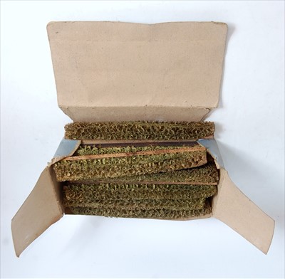 Lot 542 - 1935-41 Hornby hedges, box of twelve, narrow...