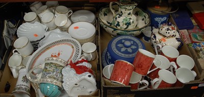 Lot 63 - Two boxes of mixed ceramics, to include blue...