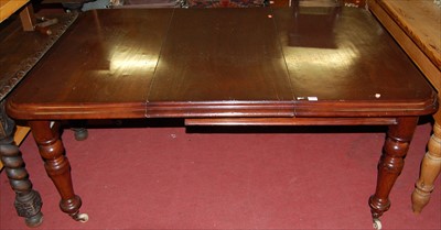 Lot 1257 - A Victorian mahogany round cornered extending...