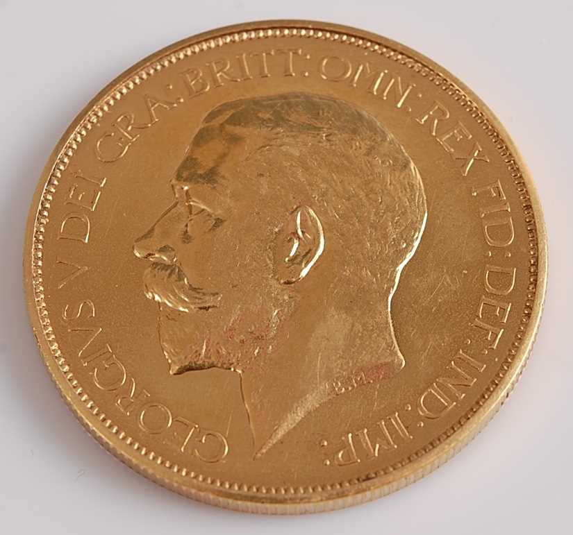 Lot 269 - Great Britain, 1911 gold proof five pound coin