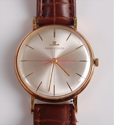 Lot 2139 - A Gents Jaegar LeCoultre 9ct gold manual wind...