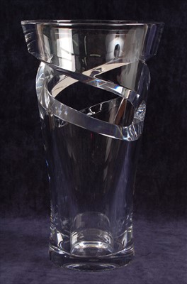 Lot 73 - A large contemporary Baccarat 'Tornado' heavy...