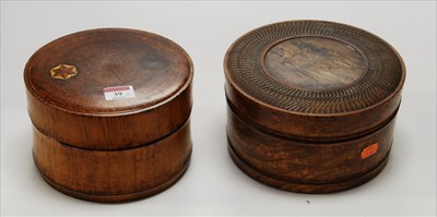 Lot 39 - An early 20th century treen shirt collar and...