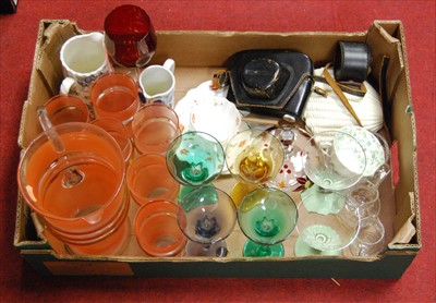 Lot 70 - A box of miscellaneous china and glassware, to...