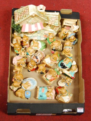 Lot 75 - A large collection of Pendelfin figures, to...