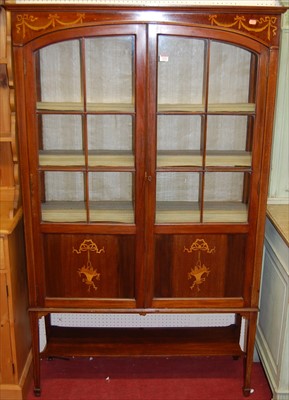 Lot 1121 - An Edwardian mahogany and satinwood inlaid...