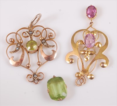 Lot 331 - An Edwardian ladies 9ct gold green peridot and...