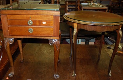 Lot 1260 - An early 20th century mahogany hinge-topped...