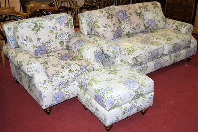 Lot 1320 - A contemporary DFS Ellie range floral...