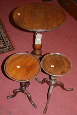 Lot 1330 - A Victorian mahogany circular pedestal...